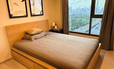 Wohnung zur Miete mit 1 Zimmer in Huai Khwang, Bangkok