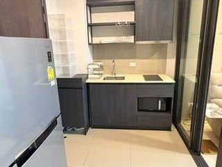 Wohnung zur Miete mit 1 Zimmer in Huai Khwang, Bangkok