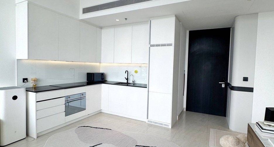 For rent 2 bedrooms condo in Sathon, Bangkok