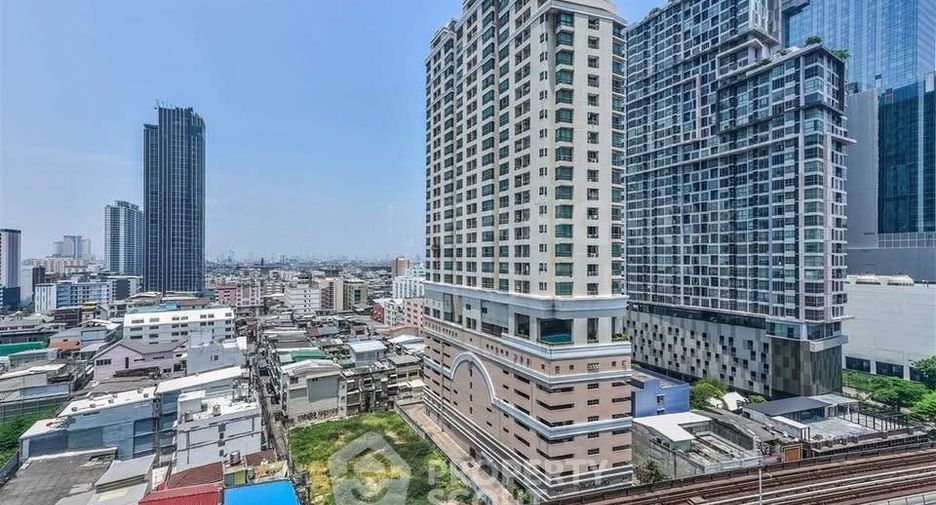 For rent 3 bedrooms condo in Ratchathewi, Bangkok