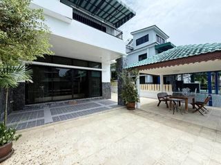 Аренда 4 спальни кондо в Na Jomtien, Паттайя