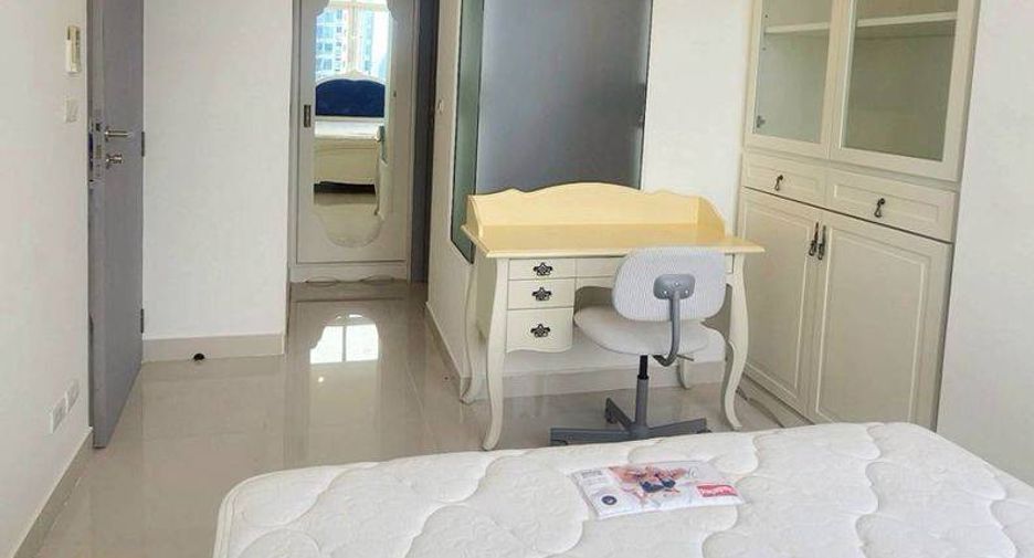 For rent 2 bedrooms condo in Phra Khanong, Bangkok