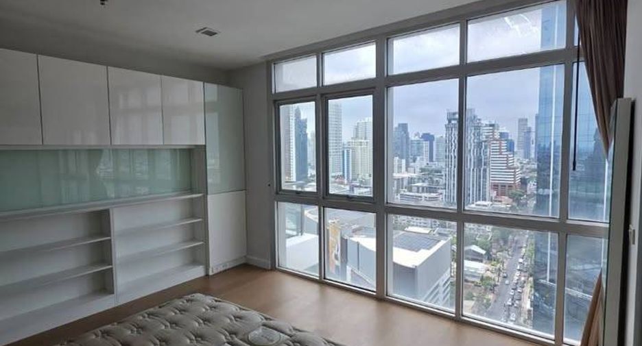 For rent 2 bedrooms condo in Khlong Toei, Bangkok
