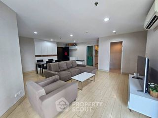 Wohnung zur Miete mit 3 Zimmer in Huai Khwang, Bangkok
