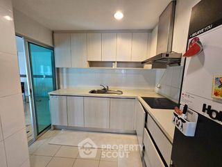 Wohnung zur Miete mit 3 Zimmer in Huai Khwang, Bangkok