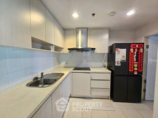 Wohnung zur Miete mit 3 Zimmer in Huai Khwang, Bangkok