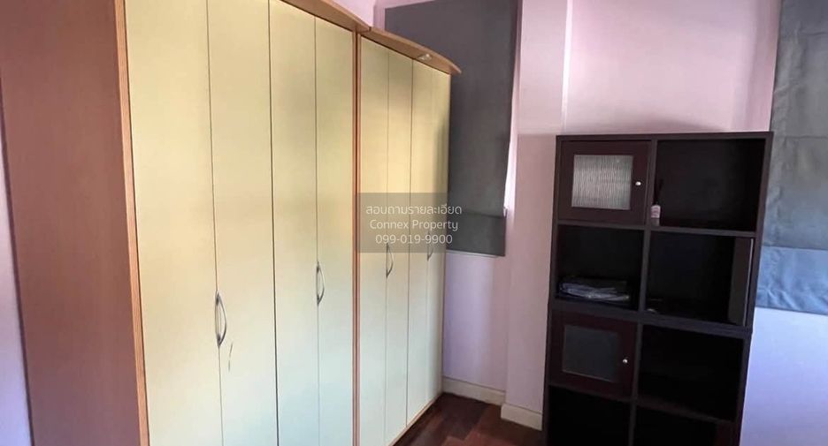 Аренда 3 спальни дом в Банг Капи, Бангкок