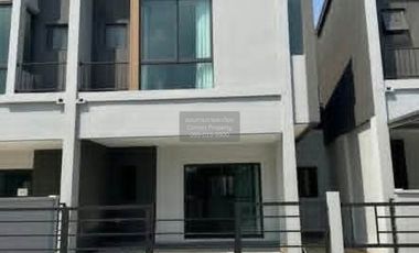 出租 3 卧室 联排别墅 在 Bang Phli, Samut Prakan