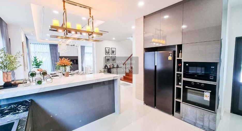For rent 5 bedrooms house in Lat Krabang, Bangkok