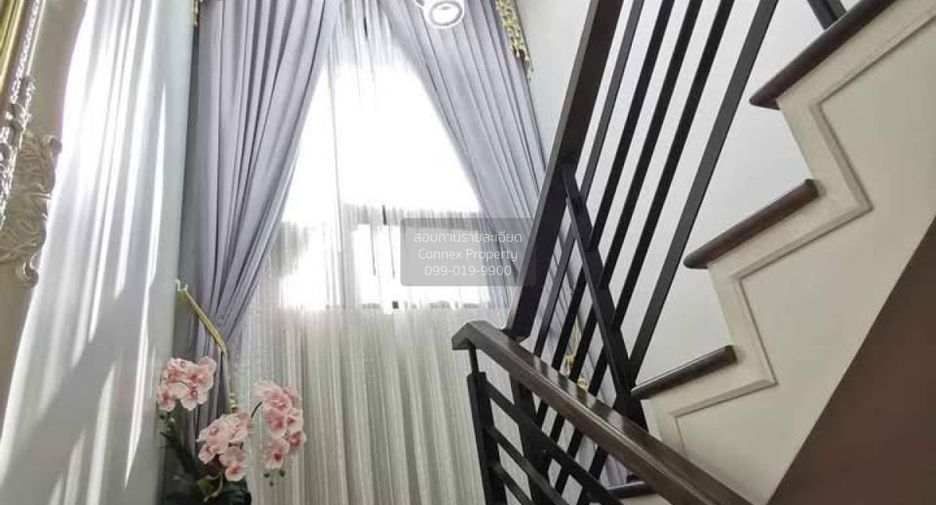 Haus zur Miete mit 4 Zimmer in Bangkok Noi, Bangkok