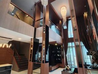 À louer 4 chambres maison à Chatuchak, Bangkok