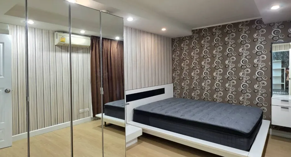 Condo en alquiler de 1 habitaciones en Khlong Toei, Bangkok