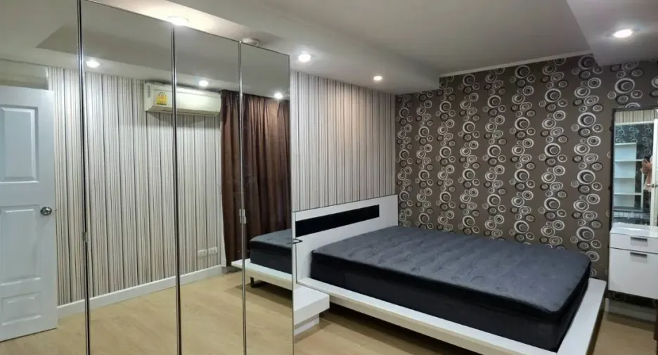 Condo en alquiler de 1 habitaciones en Khlong Toei, Bangkok