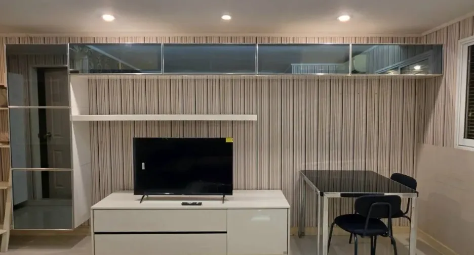 Condo en alquiler de 1 habitaciones en Khlong Toei, Bangkok