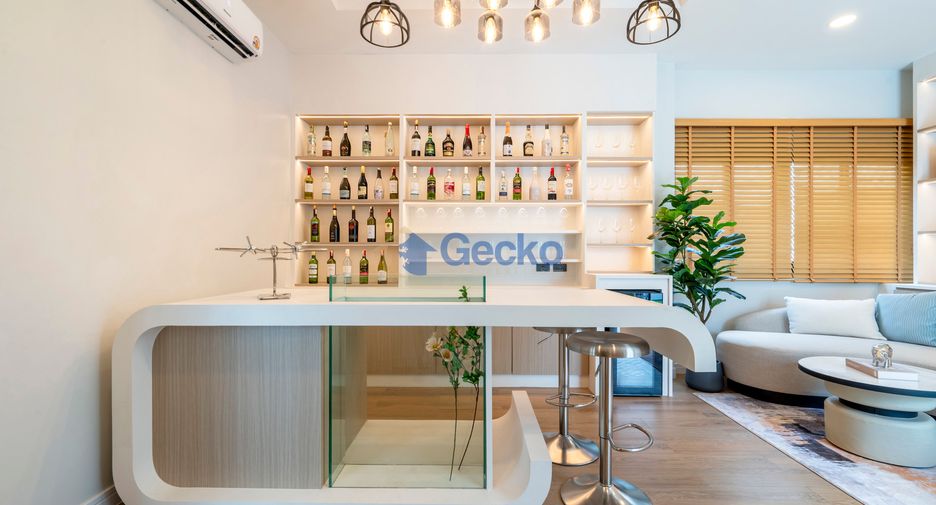 Casa en venta de 5 habitaciones en Bang Lamung, Chonburi