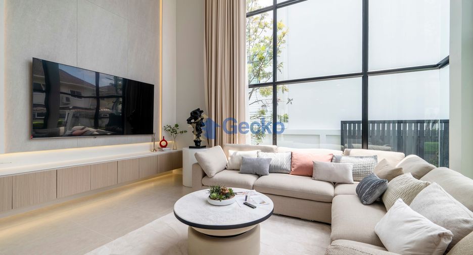 Casa en venta de 5 habitaciones en Bang Lamung, Chonburi