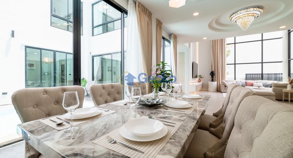 Casa en venta de 5 habitaciones en Bang Lamung, Chonburi