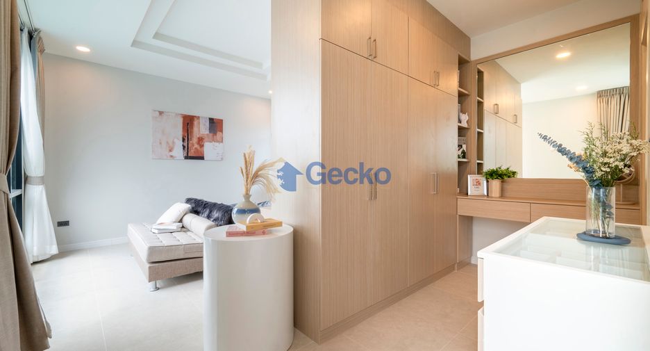 Casa en venta de 5 habitaciones en Bang Lamung, Chonburi