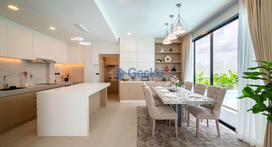 Casa en venta de 5 habitaciones en Bang Lamung, Chonburi