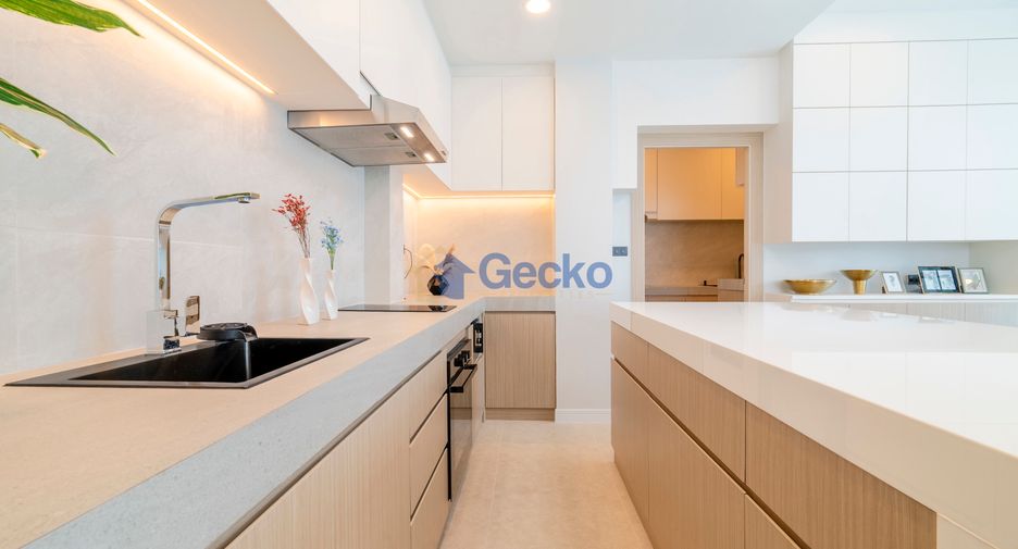 Casa en venta de 5 habitaciones en Bang Lamung, Chonburi