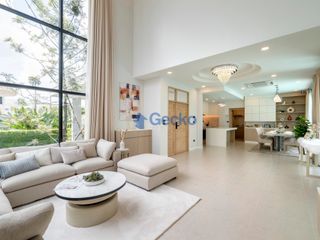 Casa en venta de 5 habitaciones en Bang Lamung, Chonburi