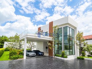Casa en venta de 5 habitaciones en Bang Lamung, Chonburi