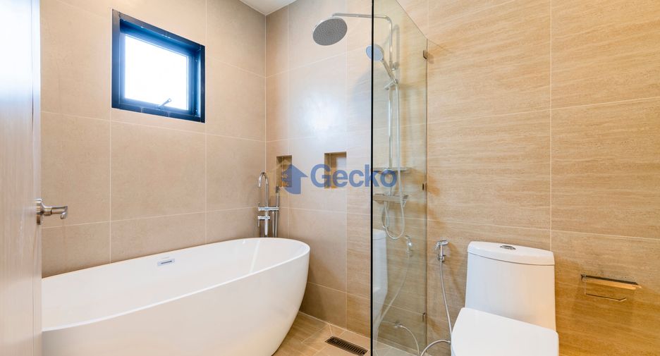 Casa en venta de 5 habitaciones en Bang Lamung, Chonburi