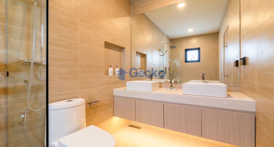 Casa en venta de 5 habitaciones en Bang Lamung, Chonburi