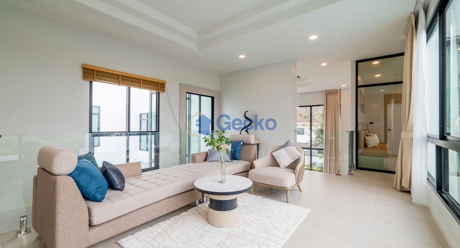 Casa en venta de 5 habitaciones en Bang Lamung, Chonburi