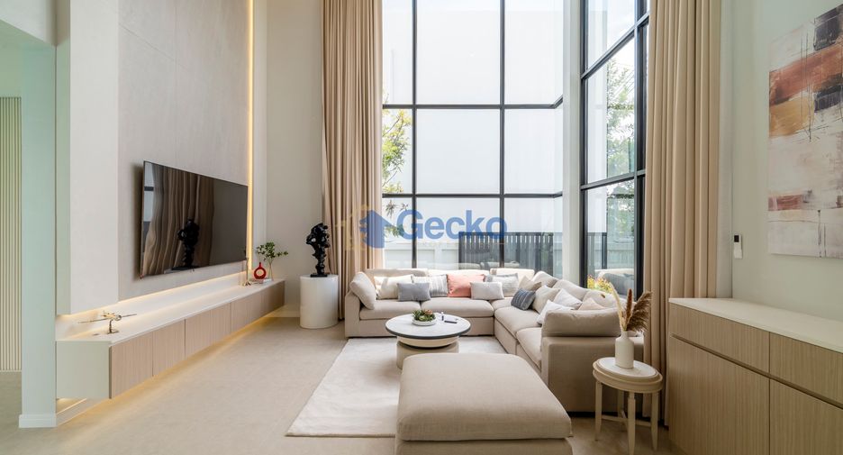Casa en venta de 5 habitaciones en Bang Lamung, Chonburi