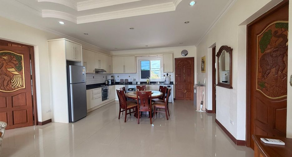 À louer 2 chambres appartement à Mueang Phuket, Phuket
