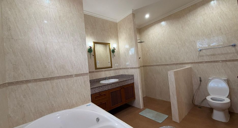 À louer 2 chambres appartement à Mueang Phuket, Phuket