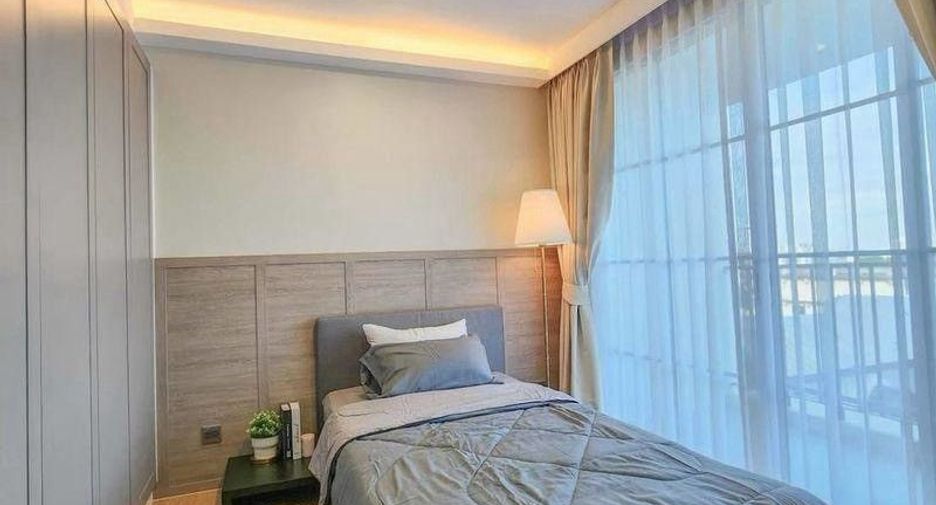 For sale 3 bedrooms condo in Watthana, Bangkok