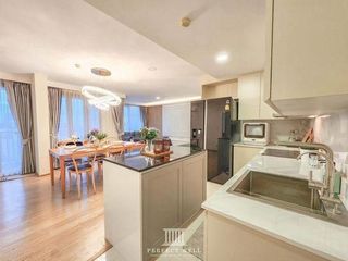 For sale 3 bedrooms condo in Watthana, Bangkok