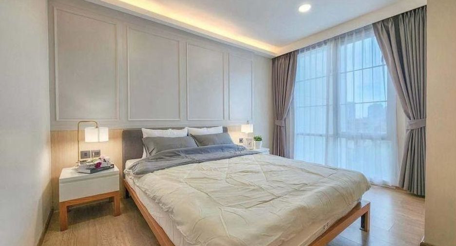For sale 3 bedrooms condo in Watthana, Bangkok
