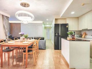 For sale 3 bedrooms condo in Watthana, Bangkok