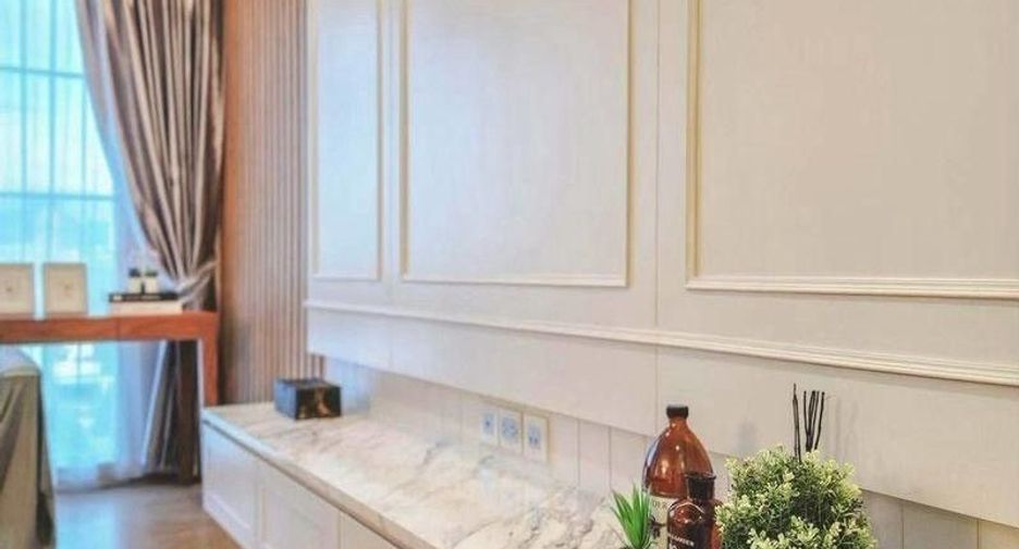 For sale 3 bedrooms condo in Watthana, Bangkok