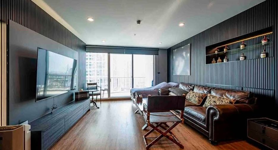 À louer 2 chambres condo à Yan Nawa, Bangkok