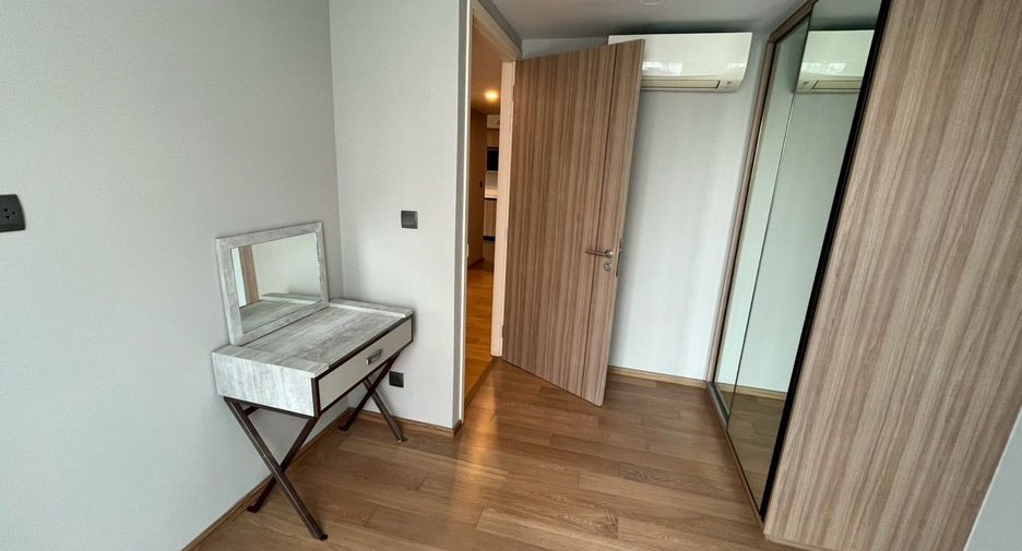 For rent 2 bedrooms condo in Thon Buri, Bangkok