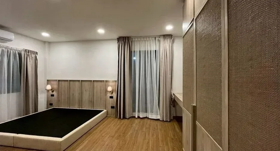 À vendre et à louer 4 chambres maison à Bang Phli, Samut Prakan