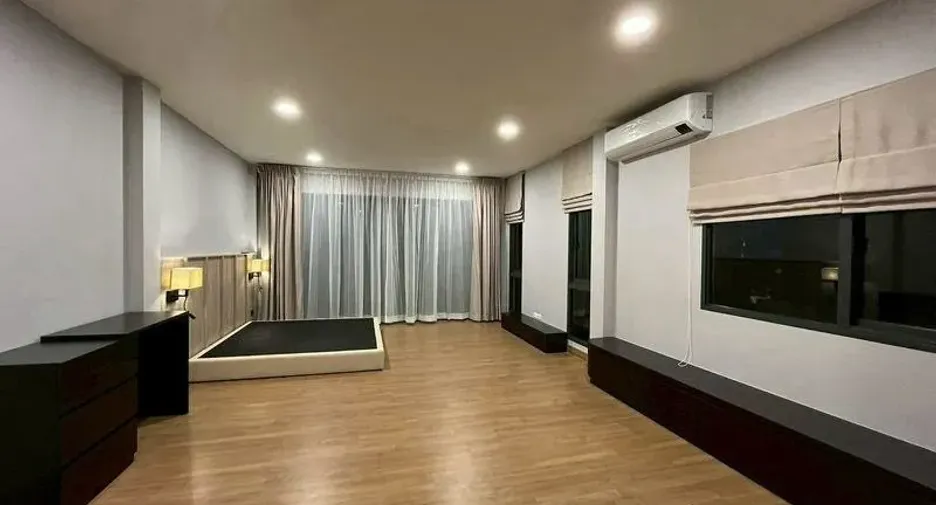 À vendre et à louer 4 chambres maison à Bang Phli, Samut Prakan