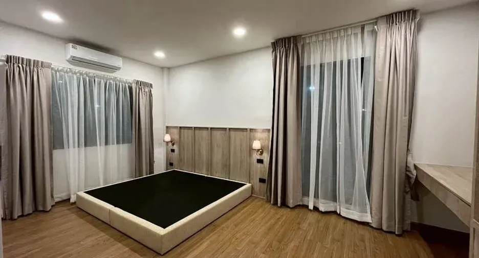 À vendre et à louer 4 chambres maison à Bang Phli, Samut Prakan