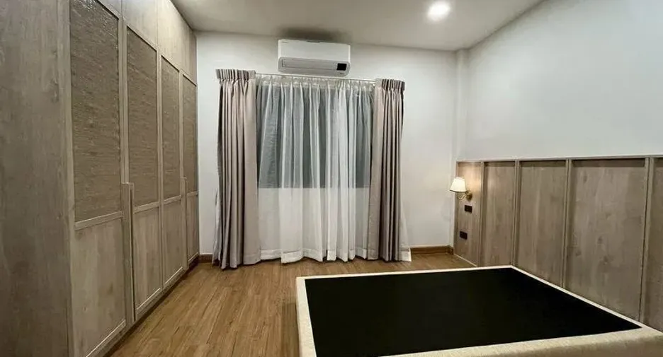 À vendre et à louer 4 chambres maison à Bang Phli, Samut Prakan