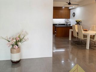 Casa adosada en venta de 3 habitaciones en Bang Lamung, Chonburi