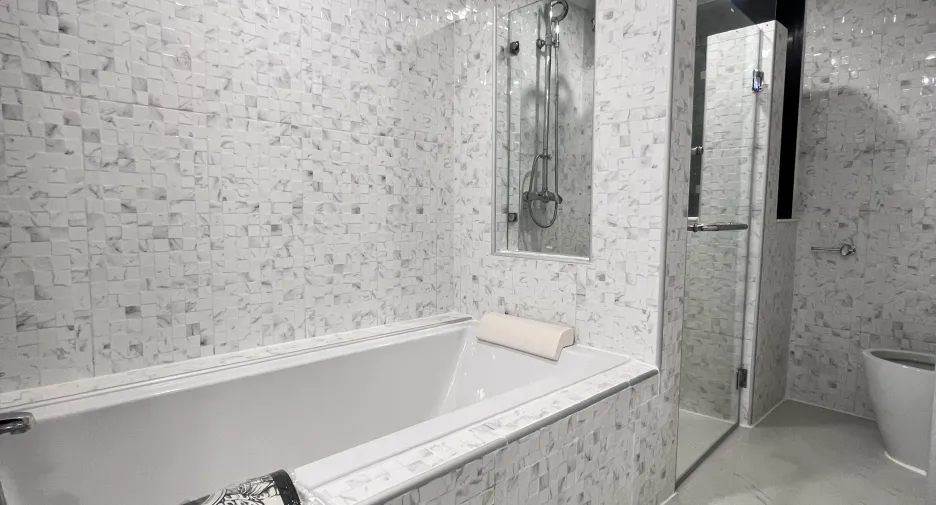For rent 4 bedrooms condo in Khlong Toei, Bangkok