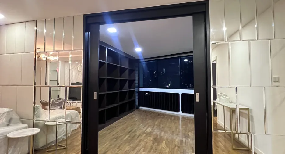 For rent 4 bedrooms condo in Khlong Toei, Bangkok