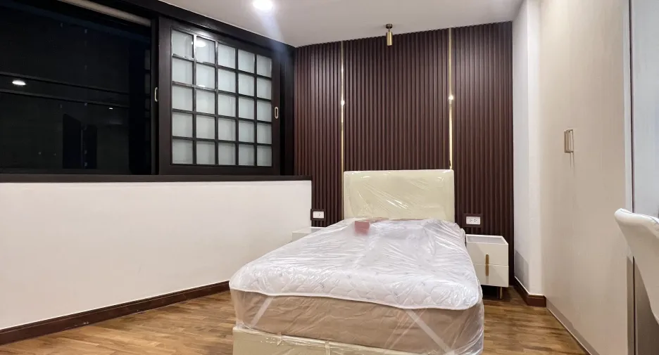 For rent 4 bedrooms condo in Khlong Toei, Bangkok