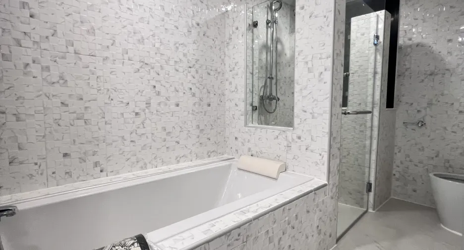 For rent 4 bedrooms condo in Khlong Toei, Bangkok