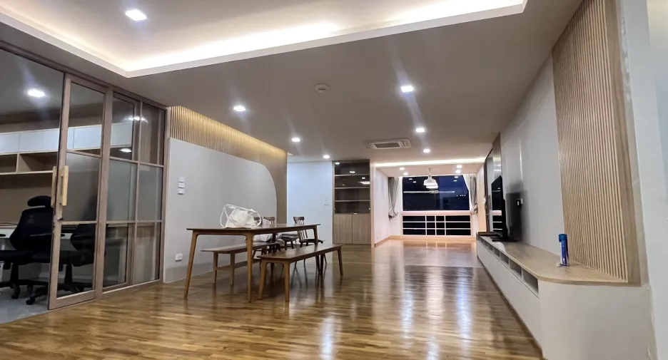 For rent 4 bedrooms condo in Khlong Toei, Bangkok