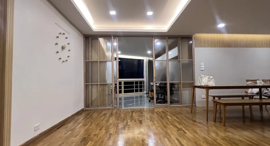 For rent 4 bedrooms condo in Khlong Toei, Bangkok